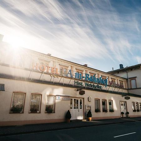 Hotel Am Bahnhof Вайльбург Экстерьер фото